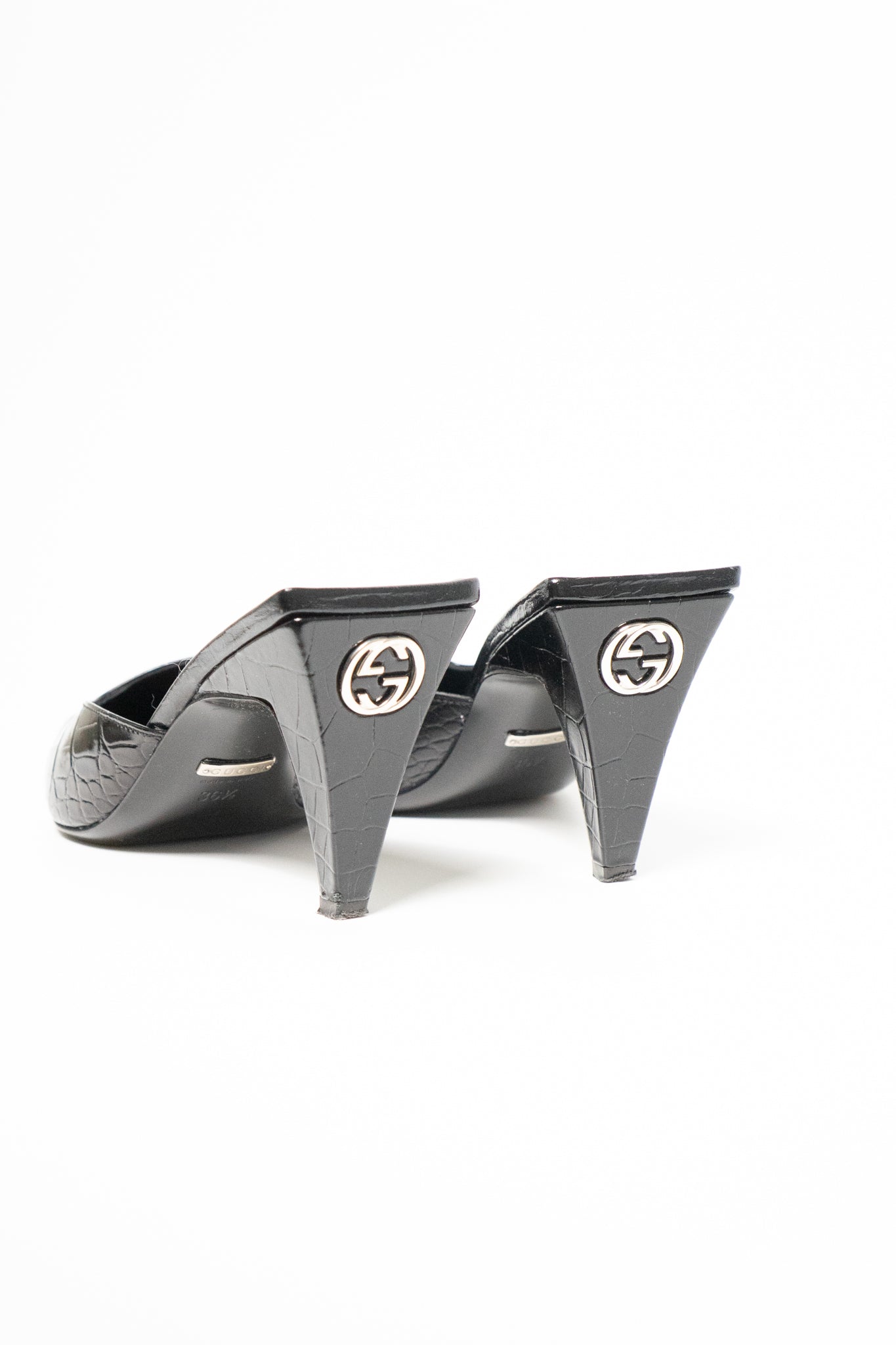 Gucci Mallory 75 Crocodile-Effect Leather Mules